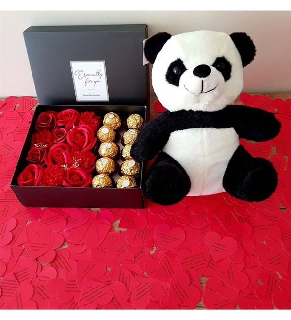 Benzersiz Bir Hediye İçin Panda Ayıcıklı Rocher Çikolata Sevgi Sözcükleri Set HEDİYE
