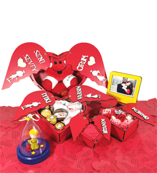 Kişiye Özel Aşk Kulesi 4 Kalp Kutu Sevgiliye Küçük Prens Fanus Sarı Çerçeve Ferrero Çikolata Hediye Seti Hediye Setleri