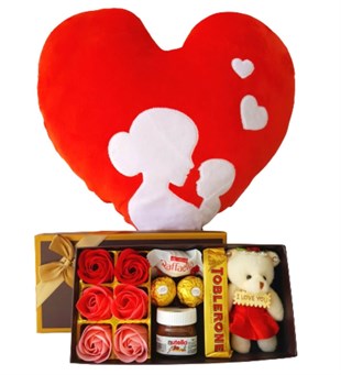 Hanbeyi Anne Bebek Kalp Yastık Gül Kutusu Ferrero Çikolata Kırmızı Kalp Lamba Hediye Seti Yeni Doğan Hediye Seti;Yeni Doğan Hediye Seti