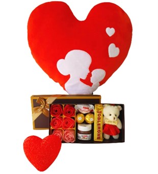 Hanbeyi Anne Bebek Kalp Yastık Gül Kutusu Ferrero Çikolata Kırmızı Kalp Lamba Hediye Seti Yeni Doğan Hediye Seti;Yeni Doğan Hediye Seti