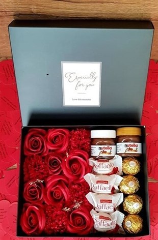 Kırmızı Gül Kutusunda Karışık Ferrero Çikolata Sevdiklerinize Özel Hediye Seti HEDİYE