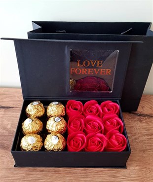Romantik Aşıklar Işıklı Müzikli Kar Küresi Gül Kutusunda Ferrero Rocher Çikolata HEDİYE