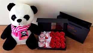 Sevimli Panda Kırmızı Gül Kutusunda Raffaello Rocher Çikolatalı Hediye Set HEDİYE