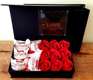 Romantik Aşıklar Işıklı Müzikli Kar Küresi Gül Kutu Raffaello Rocher Çikolata HEDİYE