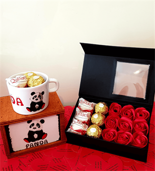 Kırmızı Gül Kutusunda Rocher ve Raffaello Çikolata Kutulu Panda Kupa Hediye Seti