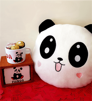 Pelüş Panda Yastık Rocher ve Raffaello Çikolata Kutulu Panda Kupa Hediye Seti